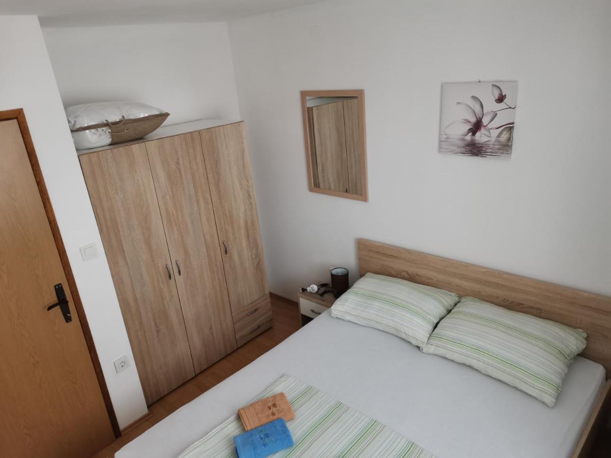 Apartman Jadranka Vir Exterior photo